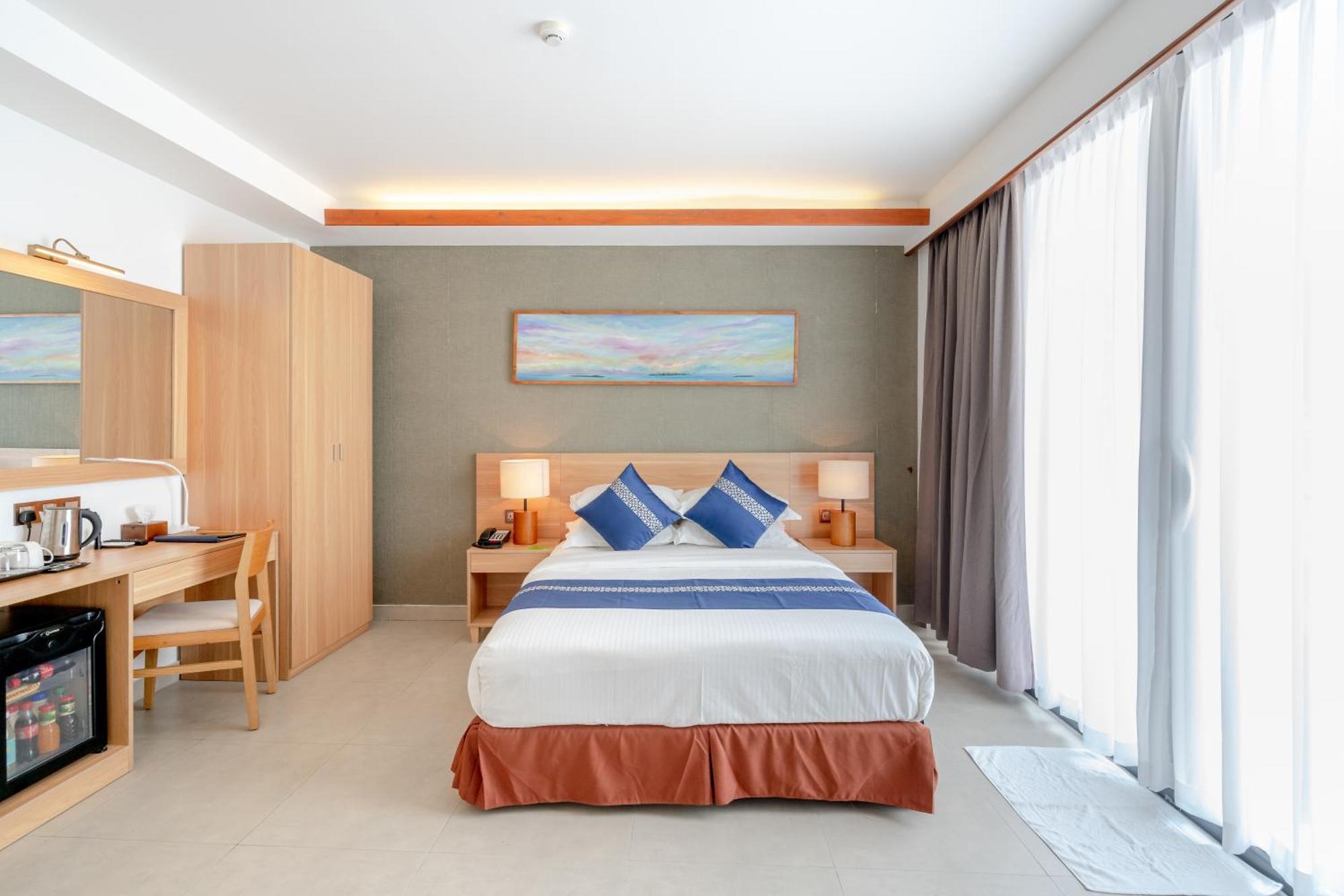 Ayala Oceanview Maldives Hotel Gulhi Exterior foto